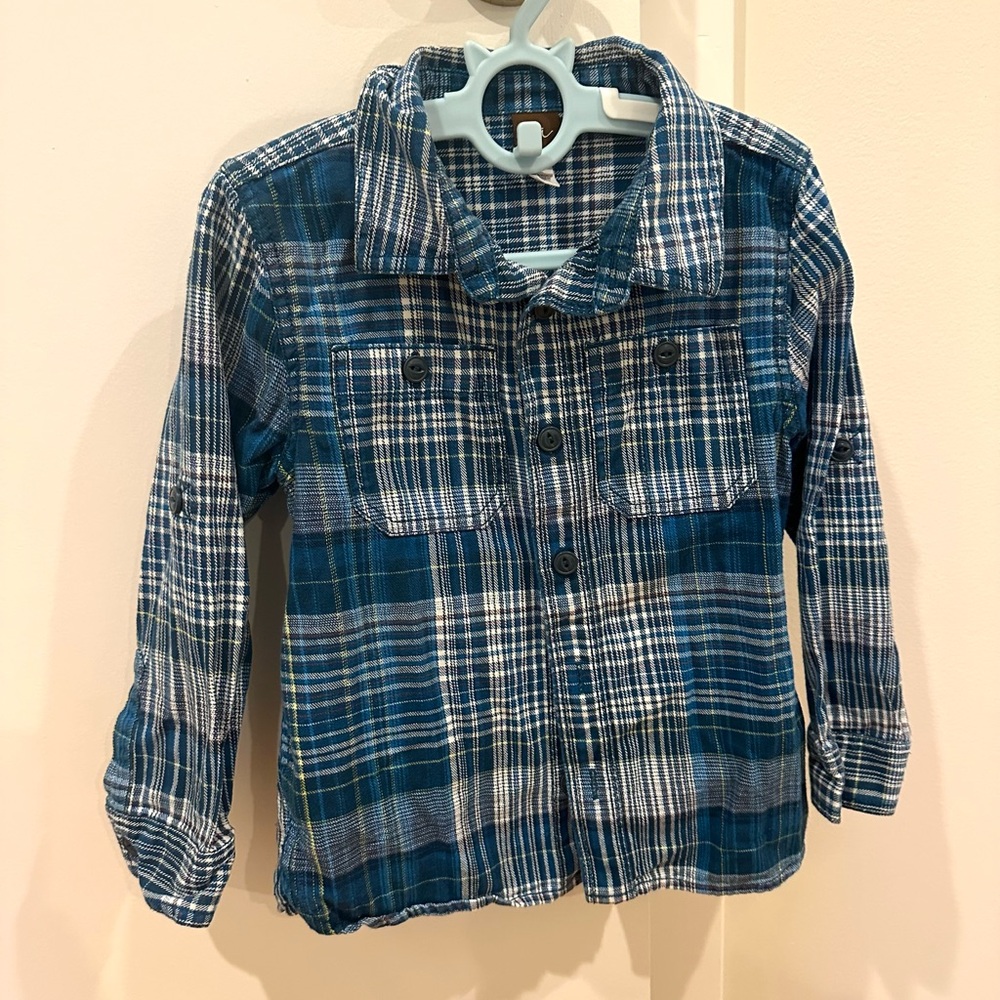 EUC Tea Collection Boys cotton button down size 4